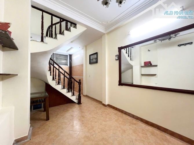 Nhà Kim Ngưu,Hai Bà Trưng-Oto-Kinh Doanh- Vỉa Hè- 55m2x5 tầng- 2 Thoáng - 13.6 tỷ