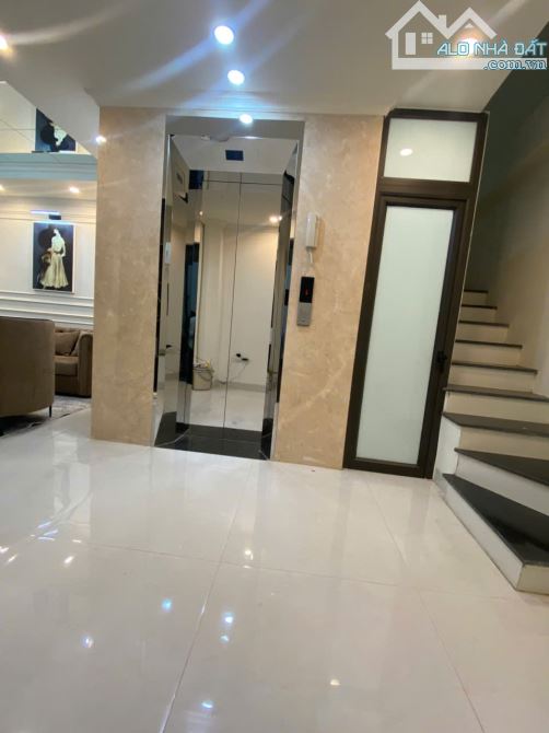 SÁT MẶT PHỐ NGUYỄN XIỂN - THANH XUÂN, 6T THANG MÁY, 60M, VỪA Ở VỪA KINH DOANH VĂN PHÒNG