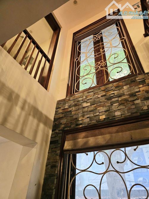 Bán Gấp Siêu Phẩm Nhà Phố Ngọc Khánh Ba Đình Ô Tô Tránh DT 85M 5T MT 5M Giá 33.8Tỷ