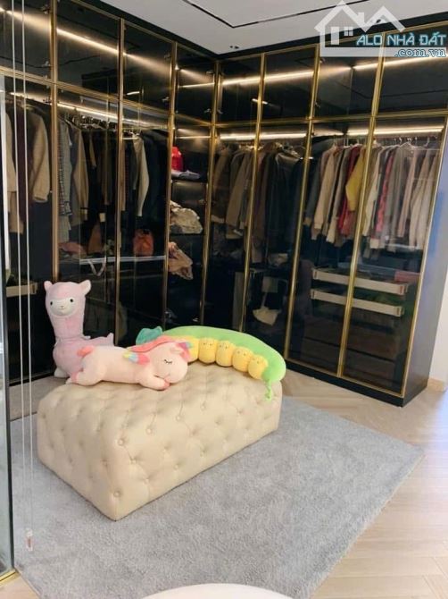 Mặt phố Trần Khát Chân- mặt sau là ngõ,7 tầng thang máy, mặt tiền 5.2m, dòng tiền 50 tr/th