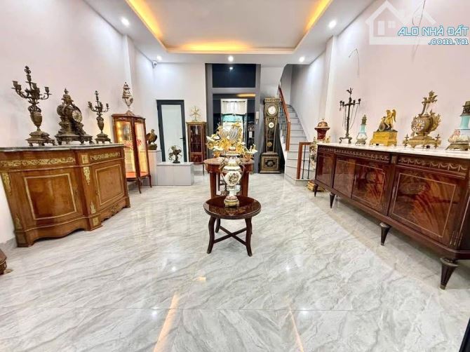 Bán nhà VẠN BẢO, Vạn Phúc. Mặt ngõ, Phân lô, oto tránh. THANG MÁY. Gần phố.