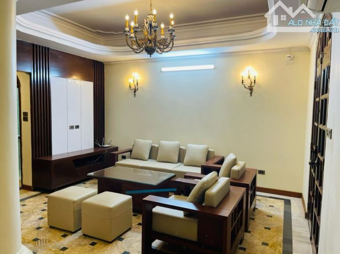 Bán Nhà Riêng Hoàng Hoa Thám - Siêu Phẩm Phân Lô Oto Đỗ Cửa Ô Chờ Thang Máy - 60m 5 Tầng