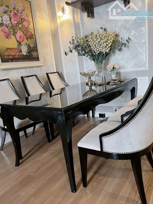 bán căn hộ Park 12 Times city - Lô góc 2 thoáng, tặng lại full nội thất cao cấp.