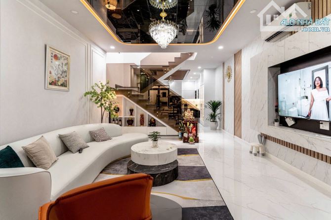 Bán  nhanh nhà 1T1L( 8.8 x26) Nguyễn Trung Trực gồm 3PN 2WC, SHR hoàn công giá 3 tỷ - 3