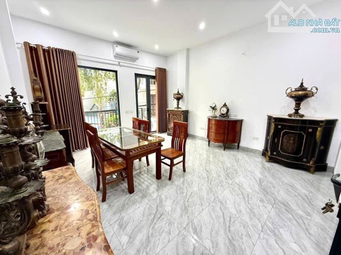 Bán nhà VẠN BẢO, Vạn Phúc. Mặt ngõ, Phân lô, oto tránh. THANG MÁY. Gần phố.