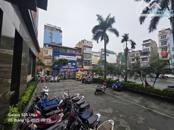 HƠN 900M2 SÀN VĂN PHÒNG THƯƠNG MẠI - TÒA NHÀ LÔ GÓC 2 MẶT PHỐ - GẦN NGÃ 7 Ô CHỢ DỪA