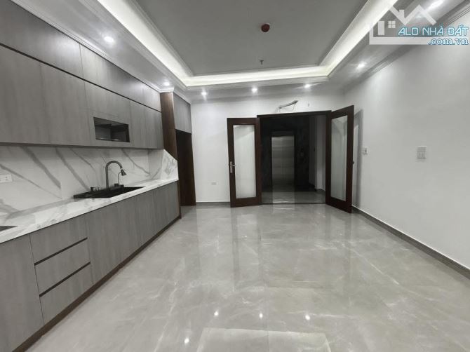 Bán nhà ô tô vào nhà phố Phạm Tuấn Tài: dt 45m, 7 tầng, thang máy, m 4.5m, giá 26 tỷ