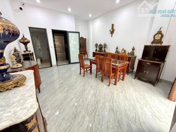 Bán nhà VẠN BẢO, Vạn Phúc. Mặt ngõ, Phân lô, oto tránh. THANG MÁY. Gần phố.