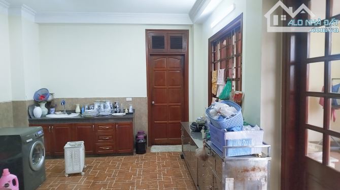 Mặt Phố Minh Khai, Vỉa hè kinh doanh, 7 tầng Thang Máy, dt 85m, m.tiền 12.4m, Giá 49.5 tỷ.