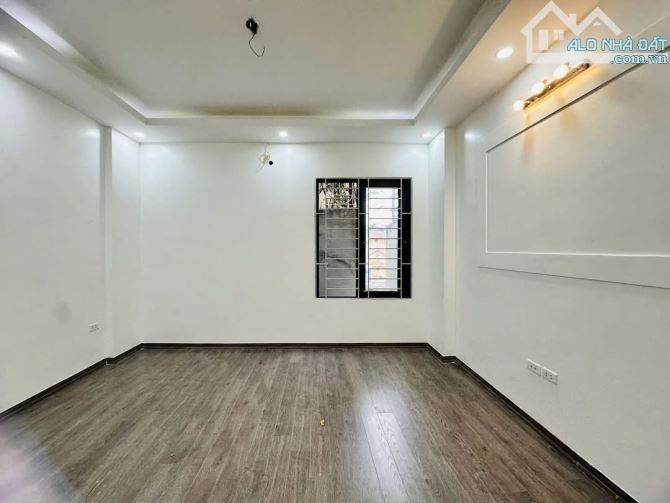 Phố Thuỵ Khuê thông Võng Thị- 3 Mặt thoáng- Ô chờ thang máy- Dt 43/50m2, 6 tầng- Hơn 9 Tỷ