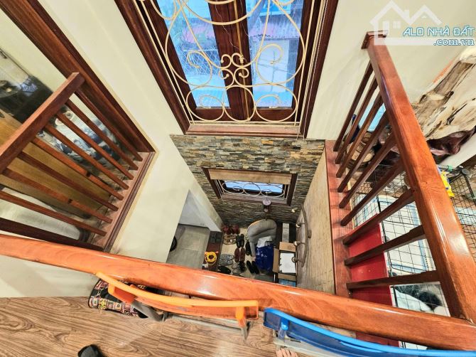 Bán Gấp Siêu Phẩm Nhà Phố Ngọc Khánh Ba Đình Ô Tô Tránh DT 85M 5T MT 5M Giá 33.8Tỷ