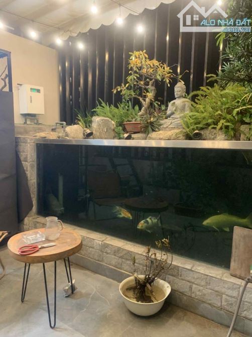 Mặt phố Trần Khát Chân- mặt sau là ngõ,7 tầng thang máy, mặt tiền 5.2m, dòng tiền 50 tr/th