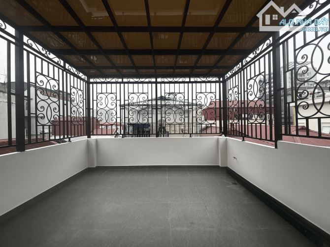 Bán nhà ô tô vào nhà phố Phạm Tuấn Tài: dt 45m, 7 tầng, thang máy, m 4.5m, giá 26 tỷ