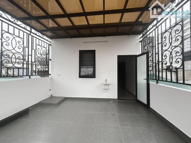 Bán nhà ô tô vào nhà phố Phạm Tuấn Tài: dt 45m, 7 tầng, thang máy, m 4.5m, giá 26 tỷ