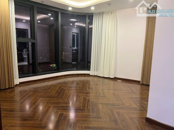 Cho thuê gấp căn góc 2N2Vs không đồ tại Doji-Diamond Crown có thể về ở ngay