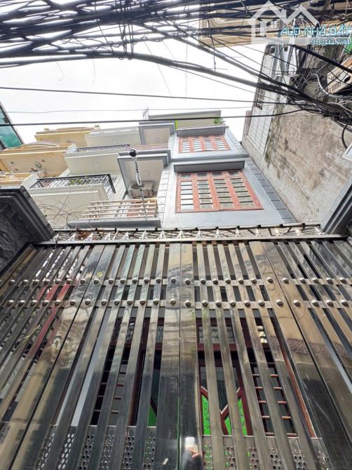 CĂN NHÀ RỘNG CHO GIA ĐÌNH NHIỀU THẾ HỆ - 65M² - 5T* NGÕ GỐC ĐỀ.