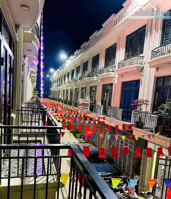 Bán nhà Liền kề 3PN 3WC 45m2  full nội thất,giá bán 4,65 tỷ , đẹp và nhiều tiện ích - 1