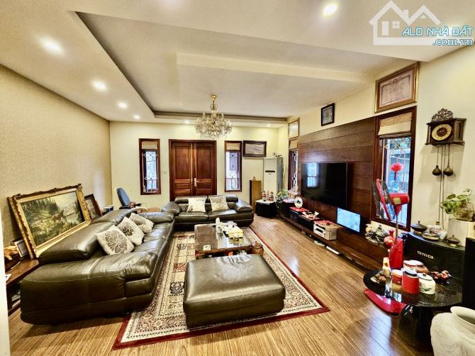 Bán nhà phân lô Ngọc Khánh, Ba Đình 83m 5 tầng MT5m 33,5 tỷ 3 THOÁNG Ô Chờ thang máy