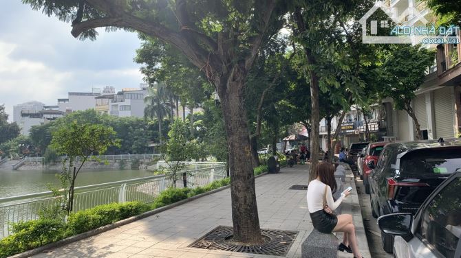 Bán nhà riêng Hồ Ba Mẫu, Đống Đa 100m2, 5 tầng, giá 21 tỷ.