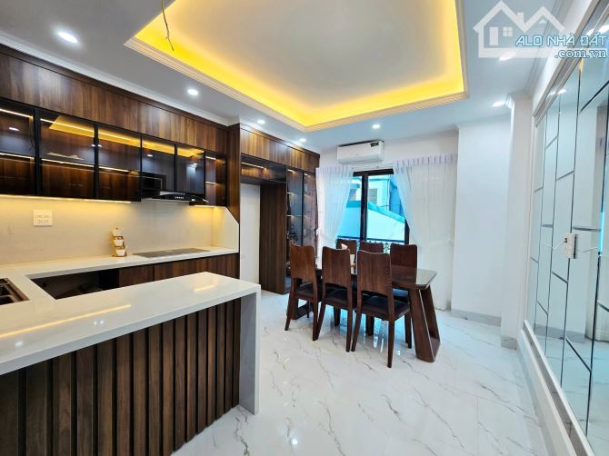 NHÀ MỚI XUÂN LA BA BƯỚC RA HỒ TÂY DT 40M 6 TẦNG THANG MÁY FULL NỘI THẤT GIÁ CHỈ 12.5 TỶ