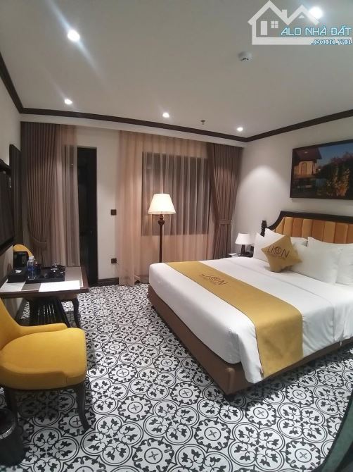 HOÀN KIẾM-TÒA KHÁCH SẠN MP ĐẲNG CẤP 212M- 8 TẦNG – 40 PHÒNG – 2 MẶT PHỐ GÓC VIP-180 TỶ