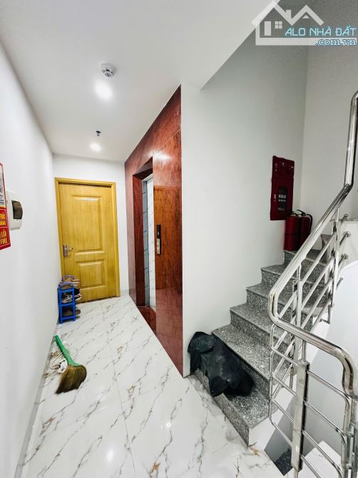 BÁN NHÀ TRUNG KÍNH 7 TẦNG THANG MÁY NHÀ MỚI DT50m2 TỔNG 12p kk. CHỈ 13.5 TỶ