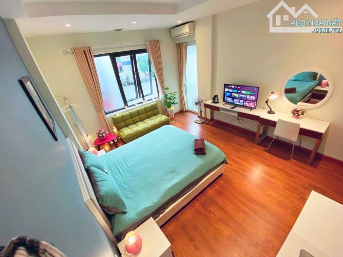 Bán nhà Đại Cồ Việt, ô tô đỗ cửa, 3 bước ra công viên, gần khu Bách Kinh Xây, thang máy