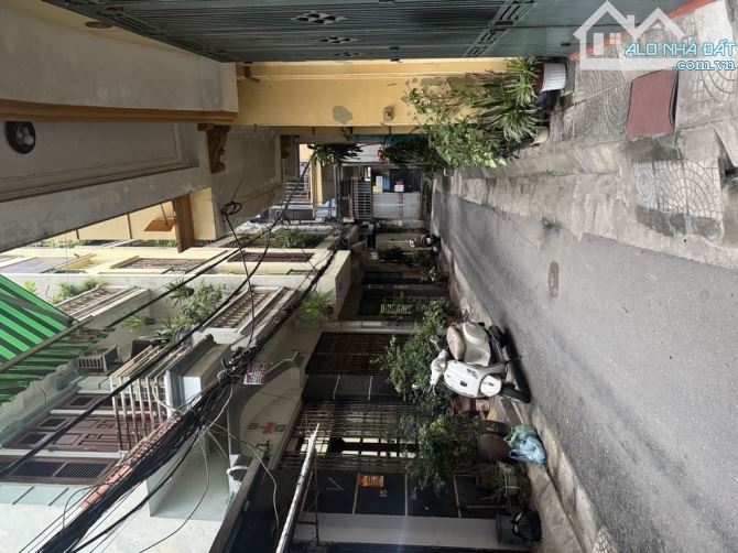 Bán nhà riêng phố Nguyễn Đình Chiểu, Hai Bà Trưng 100m2, MT 8m, giá 25 tỷ.