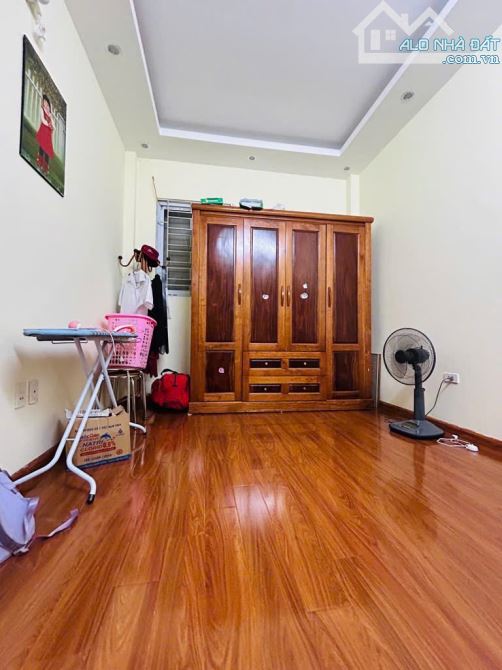 CĂN NHÀ RỘNG CHO GIA ĐÌNH NHIỀU THẾ HỆ - 65M² - 5T* NGÕ GỐC ĐỀ.