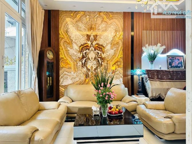 Bán nhà riêng Hồ Ba Mẫu, Đống Đa 100m2, 5 tầng, giá 21 tỷ.