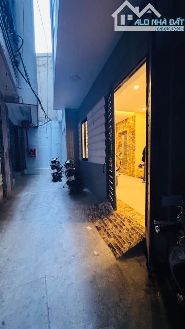 Bán NHÀ XÂY MỚI 6 TẦNG- THANG MÁY - GẦN PHỐ ĐÀO TẤN, NGUYỄN KHÁNH TOÀN DƯỚI 10 TỶ