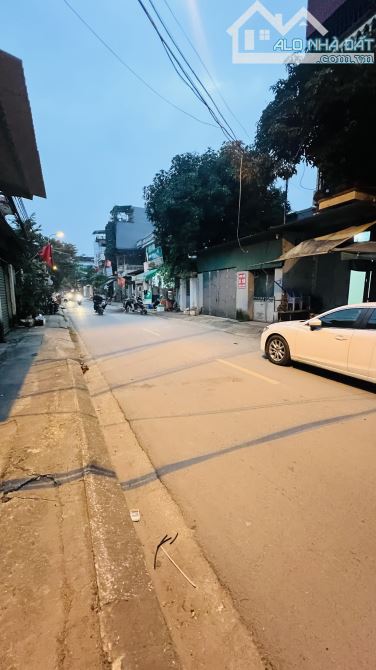 Đất mặt phố Thuý Lĩnh, Hoàng Mai. Mặt đường 8m, MT16,8m, DT: 150m2, giá: 33,69 tỷ.