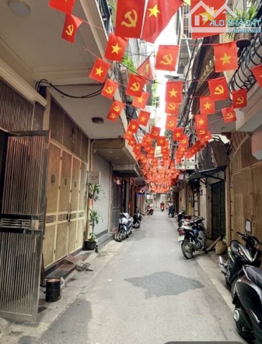 Bán nhà riêng phố Nguyễn Đình Chiểu, Hai Bà Trưng 100m2, MT 8m, giá 25 tỷ.