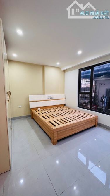 Bán NHÀ XÂY MỚI 6 TẦNG- THANG MÁY - GẦN PHỐ ĐÀO TẤN, NGUYỄN KHÁNH TOÀN DƯỚI 10 TỶ