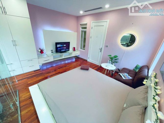 Bán nhà Đại Cồ Việt, ô tô đỗ cửa, 3 bước ra công viên, gần khu Bách Kinh Xây, thang máy