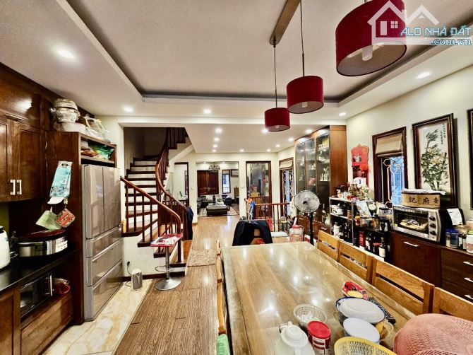 Bán nhà phân lô Ngọc Khánh, Ba Đình 83m 5 tầng MT5m 33,5 tỷ 3 THOÁNG Ô Chờ thang máy