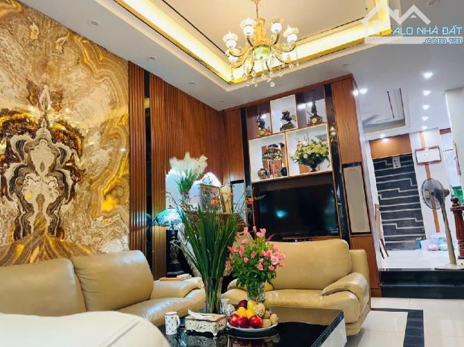 Bán nhà riêng Hồ Ba Mẫu, Đống Đa 100m2, 5 tầng, giá 21 tỷ.