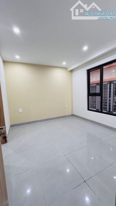 Bán NHÀ XÂY MỚI 6 TẦNG- THANG MÁY - GẦN PHỐ ĐÀO TẤN, NGUYỄN KHÁNH TOÀN DƯỚI 10 TỶ