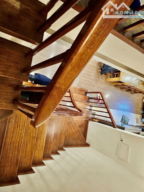 Bán nhà phân lô Ngọc Khánh, Ba Đình 83m 5 tầng MT5m 33,5 tỷ 3 THOÁNG Ô Chờ thang máy