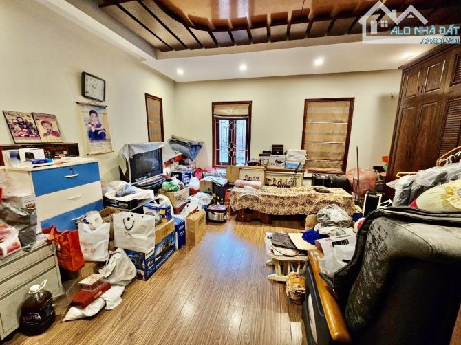 Bán nhà phân lô Ngọc Khánh, Ba Đình 83m 5 tầng MT5m 33,5 tỷ 3 THOÁNG Ô Chờ thang máy