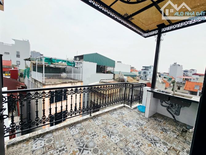 NHÀ MỚI XUÂN LA BA BƯỚC RA HỒ TÂY DT 40M 6 TẦNG THANG MÁY FULL NỘI THẤT GIÁ CHỈ 12.5 TỶ