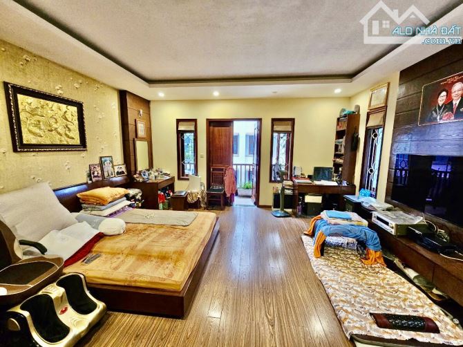 Bán nhà phân lô Ngọc Khánh, Ba Đình 83m 5 tầng MT5m 33,5 tỷ 3 THOÁNG Ô Chờ thang máy