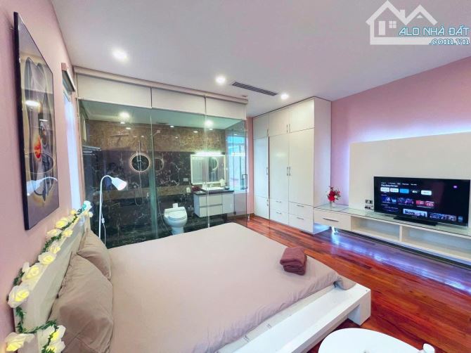 Bán nhà Đại Cồ Việt, ô tô đỗ cửa, 3 bước ra công viên, gần khu Bách Kinh Xây, thang máy