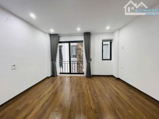 BÁN NHÀ TƯ ĐÌNH LONG BIÊN DT 45M2 Ô TÔ ĐỖ CỔNG VÀI PHÚT SANG PHỐ NHỈNH 7 TỶ