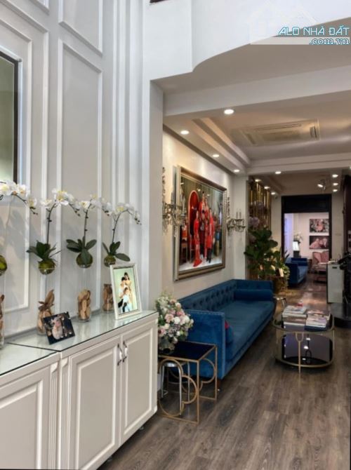 Bán nhà mặt phố Tuệ Tĩnh, 105m, 5 tầng sang chảnh, mặt tiền 4.6m, kinh doanh sầm uất