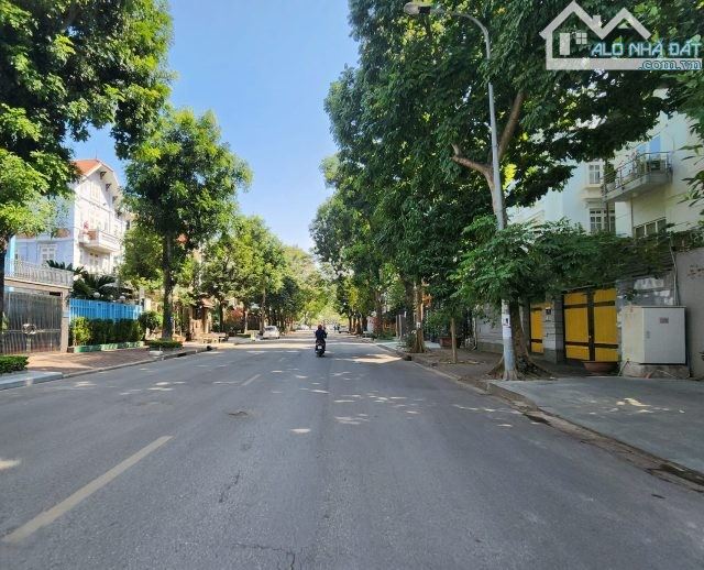 BIỆT THỰ. TRUNG TÂM BÁN ĐẢO LINH ĐÀM - HOÀNG MAI. SỔ ĐỎ VUÔNG ĐẸP. GẦN VÀNH ĐAI 3. MT 14m