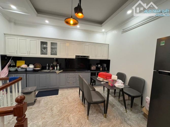 SIÊU VIP TỨ LIÊN 21 TỶ 70m 5T THANG MÁY MT5m NHÀ MỚI GẦN PHỐ LỚN KINH DOANH CÓ TL