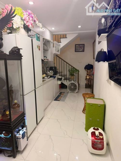 Hồ Ba Mẫu, ngõ nông rộng đẹp nhà dân xây đẹp 25m2 sổ x 3 ngủ. Giá 6.95 tỷ