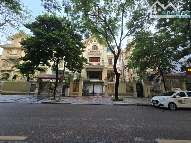 BIỆT THỰ. TRUNG TÂM BÁN ĐẢO LINH ĐÀM - HOÀNG MAI. SỔ ĐỎ VUÔNG ĐẸP. GẦN VÀNH ĐAI 3. MT 14m