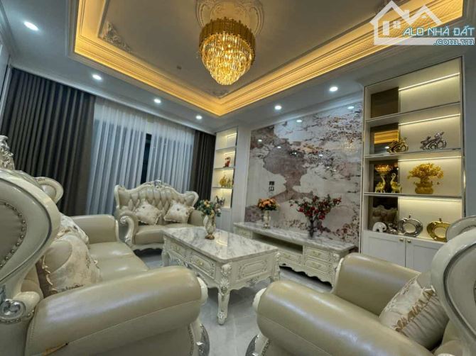 NHÀ PHỐ ĐẶNG THÙY TRÂM CẦU GIẤY 50M 7 TẦNG GARA THANG MÁY NHÀ ĐẸP Ở LUÔN CHÀO BÁN 26 TỶ